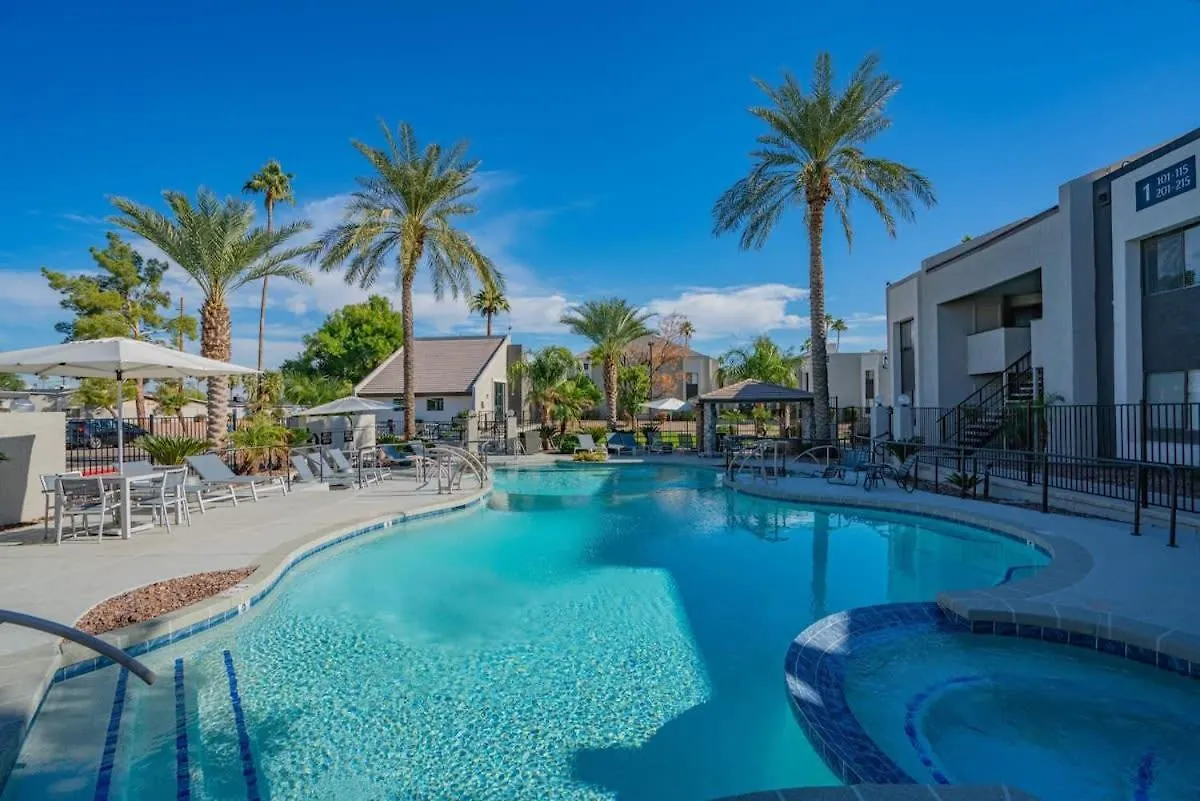 Spacious 2Bd - Parking, Gym, Pool - Sleep 8 - 5Min Casino Scottsdale 0*,